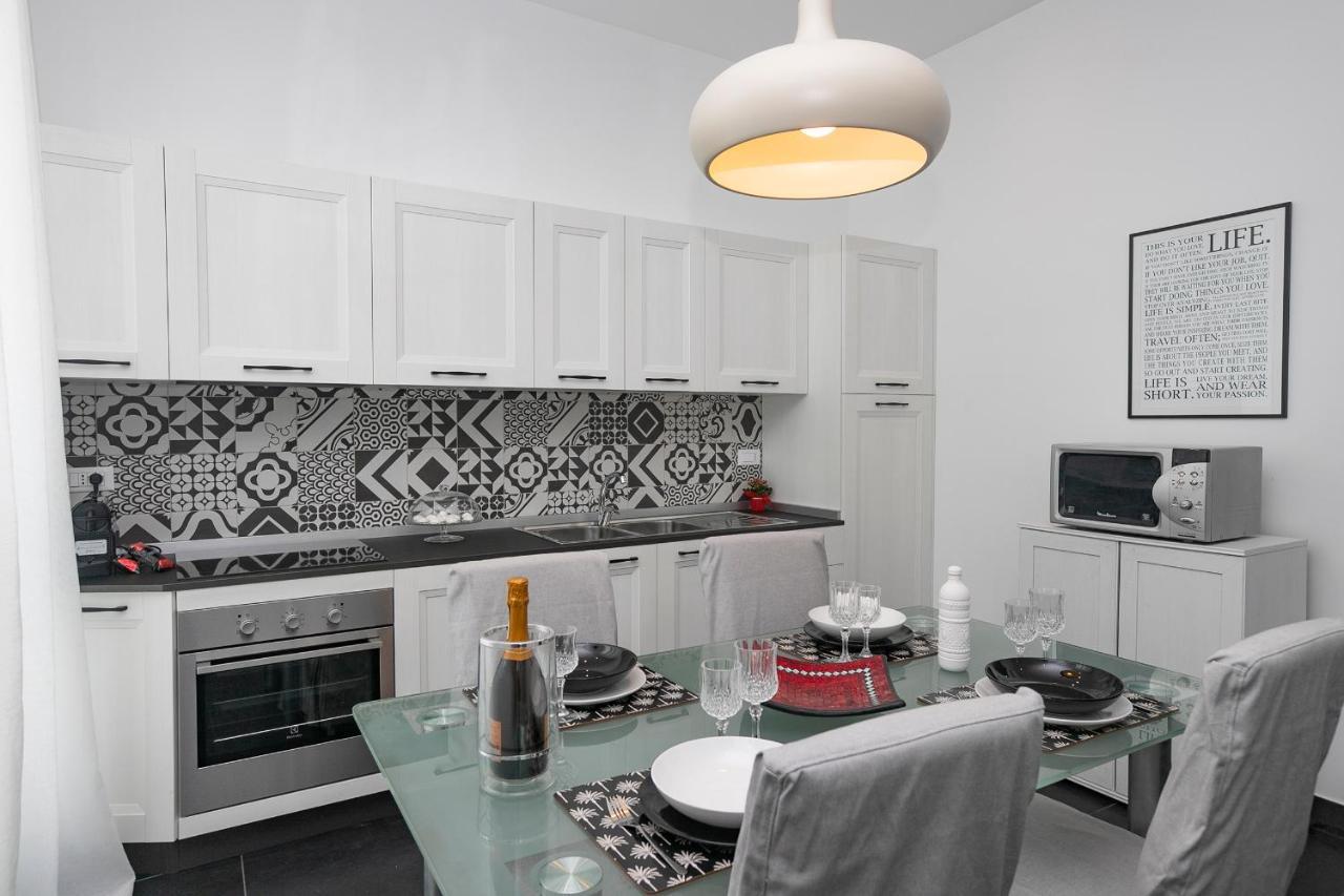 Real Italian Estate - Luxury Black&White Gênes Extérieur photo